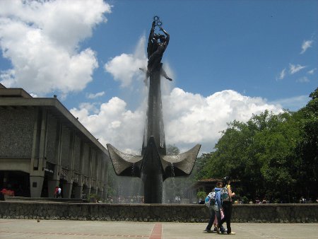 Al interior de la U.de.A ronda la incertidumbre, máxime tras los anuncios del Gobernador de Antioquia de permitir el ingreso de cuerpos de inteligencia al interior del campus.