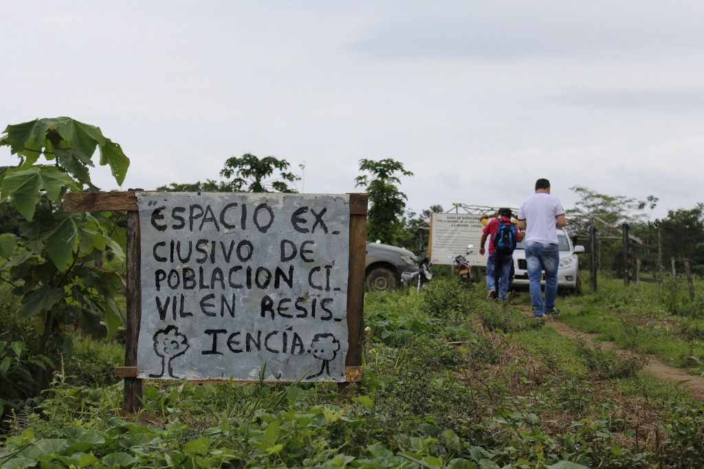 La disputa por la tierra ha generado un agudo conflicto con la restitución en diferentes zonas La Larga Tumaradó y ha originado agresiones a reclamantes que retornaron sin acompañamiento del Estado.