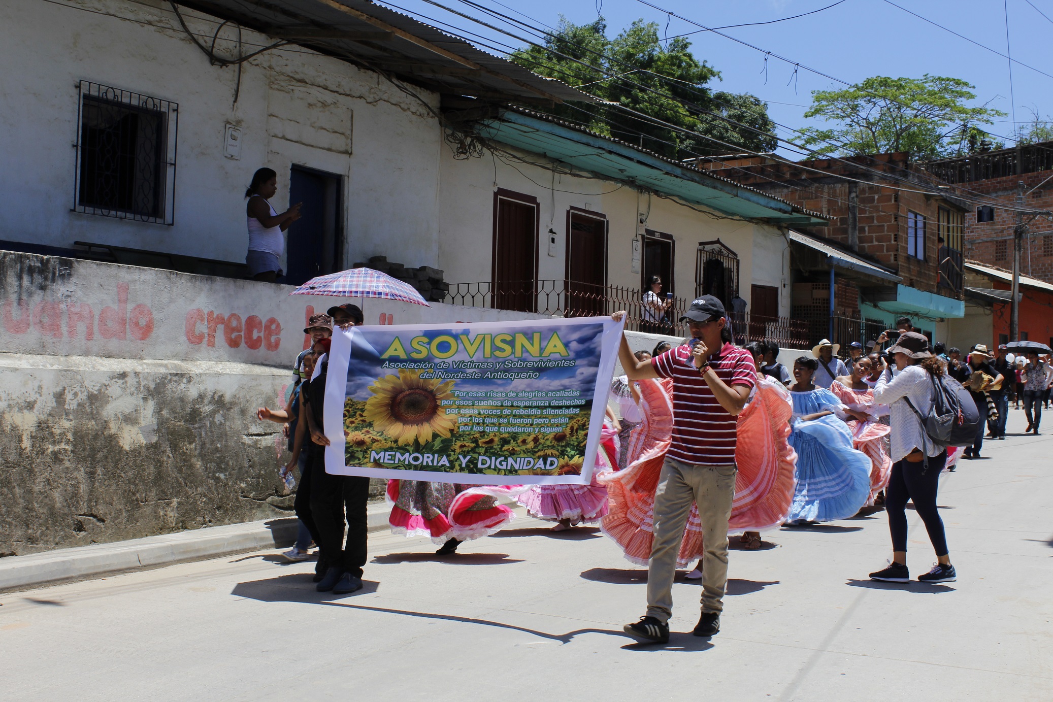 Para conmemorar 19 años de la masacre de siete personas, ocurrida el 2 de agosto de 1997, la Asociación de Víctimas del Nordeste Antioqueño convocó a una marcha carnaval por la vida, la memoria y la paz.