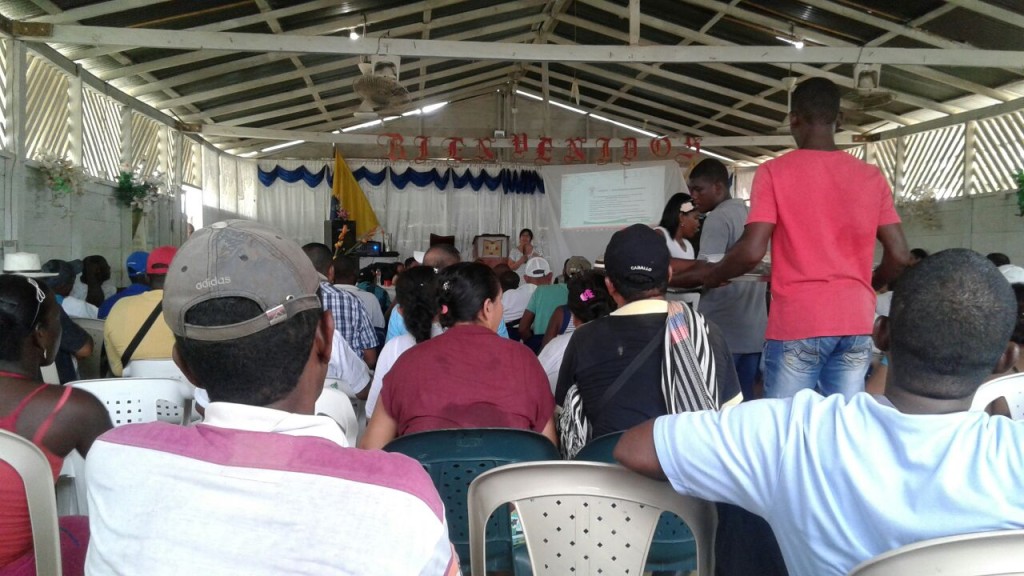 En La Punta, Chocó, se realizó la asamblea del consejo comunitario de La Larga Tumaradó, donde comunidades afros con título colectivo y campesinos mestizos son títulos individuales luchan por la restitución de sus tierras en medio de constantes agresiones de actores armados y empresarios opositores al proceso.